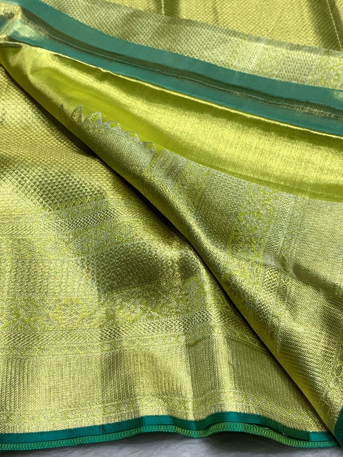 Classic Gold Green Bridal Elegance Kanchipuram Handloom Silk Saree SS24860