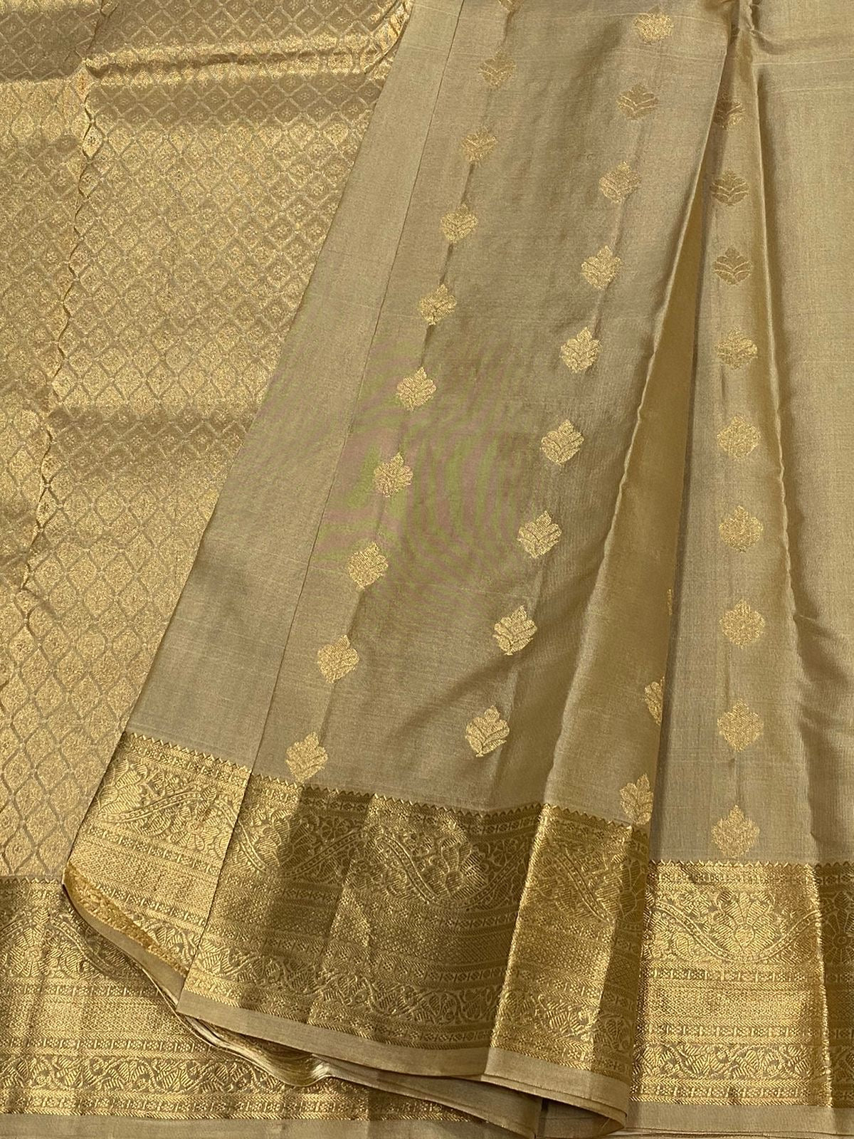 Classic Champagne Beige 1gm Zari Elegance Kanchipuram Handloom Silk Saree SS23473