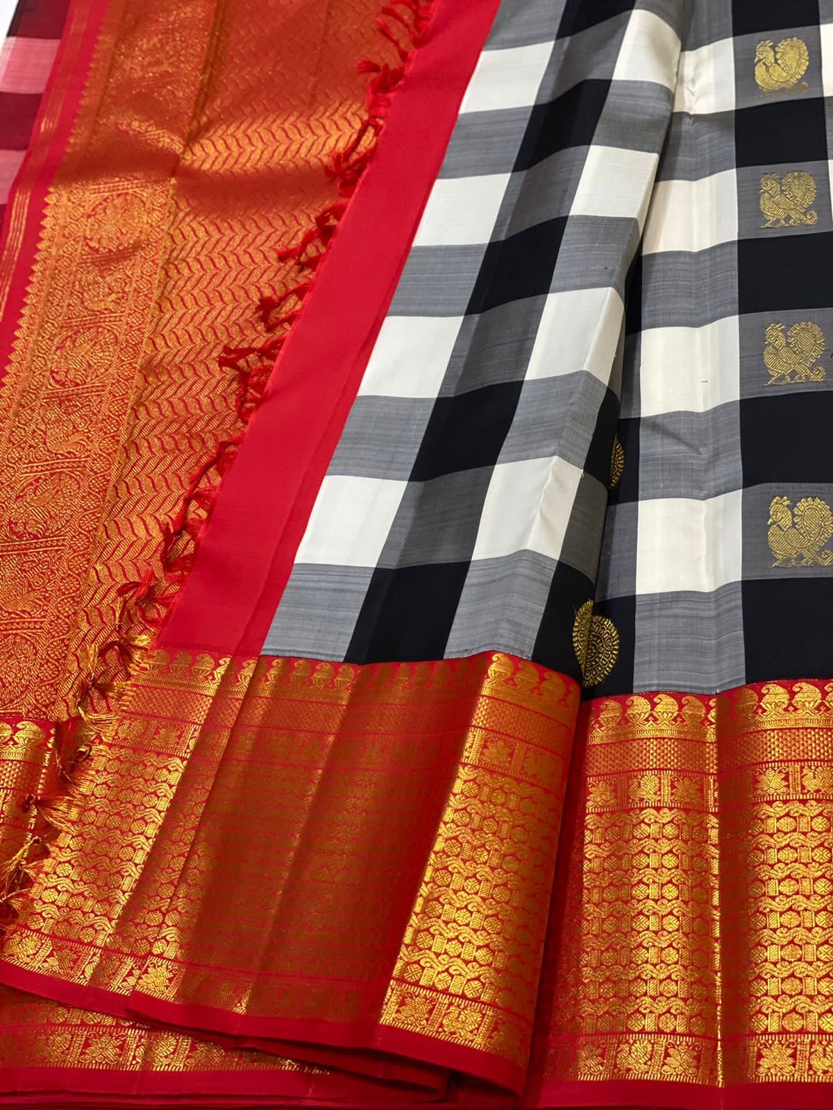 Black & White Checker Brick Red Butta 2gm Zari Elegance Kanchipuram Handloom Silk Saree SS20520