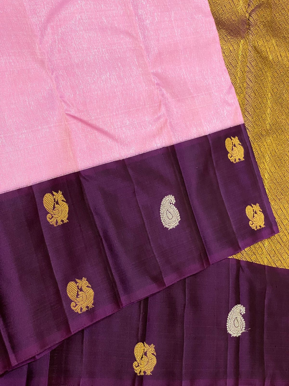 Classic Baby Pink & Plum 2gm Zari Vaira Oosi Checks Kanchipuram Handloom Silk Saree SS26328