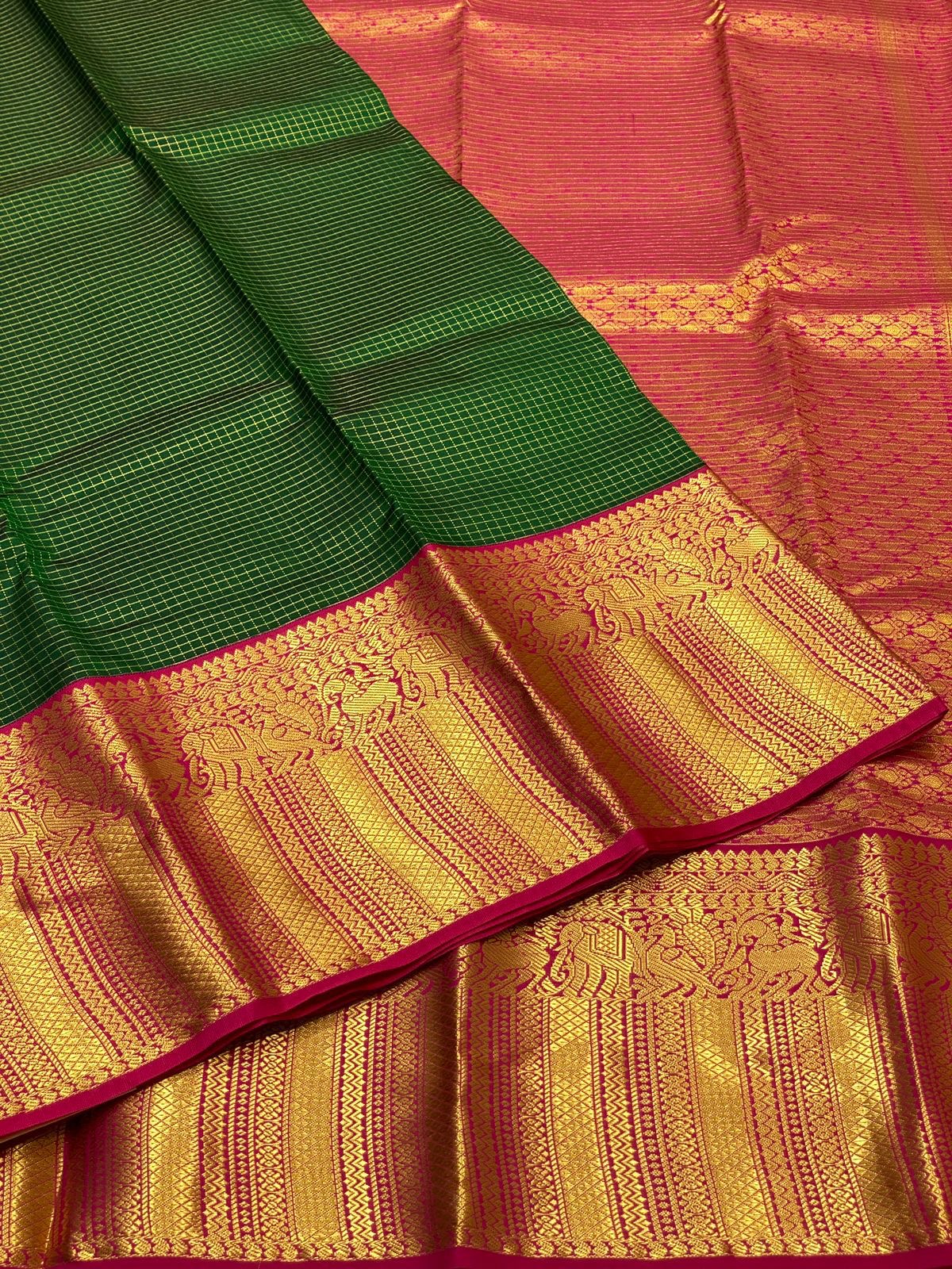 Classic Green & Deep Pink 1gm Zari Vaira Oosi Checks Elegance Kanchipuram Handloom Silk Saree SS25500