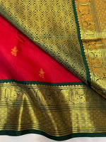 Load image into Gallery viewer, Classic Mirchi Red &amp; Dark Green 2gm Zari Elegance Kanchipuram Handloom Silk Saree SS27381

