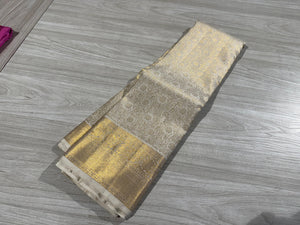 Classic Pastel Grey Floral Bridal Elegance Kanchipuram Handloom Silk Saree SS25968