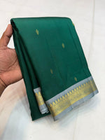 Load image into Gallery viewer, Classic White &amp; Green 1gm Zari Elegance Kanchipuram Handloom Silk Saree SS27071
