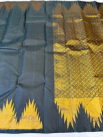 Load image into Gallery viewer, Classic Dark Pine Green 2gm Zari Kanchipuram Handloom Silk Saree SS26904
