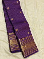 Load image into Gallery viewer, Classic Violet 1gm Zari Vaira Oosi Kanchipuram Handloom Silk Saree SS26651
