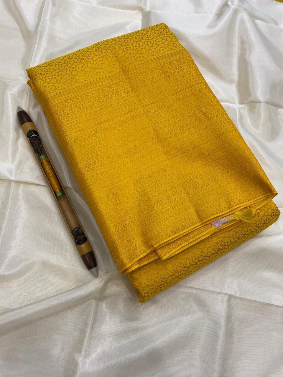 Classic Mango Yellow Edge to Edge 2gm Zari Brocade Bridal Elegance Kanchipuram Handloom Silk Saree SS25763