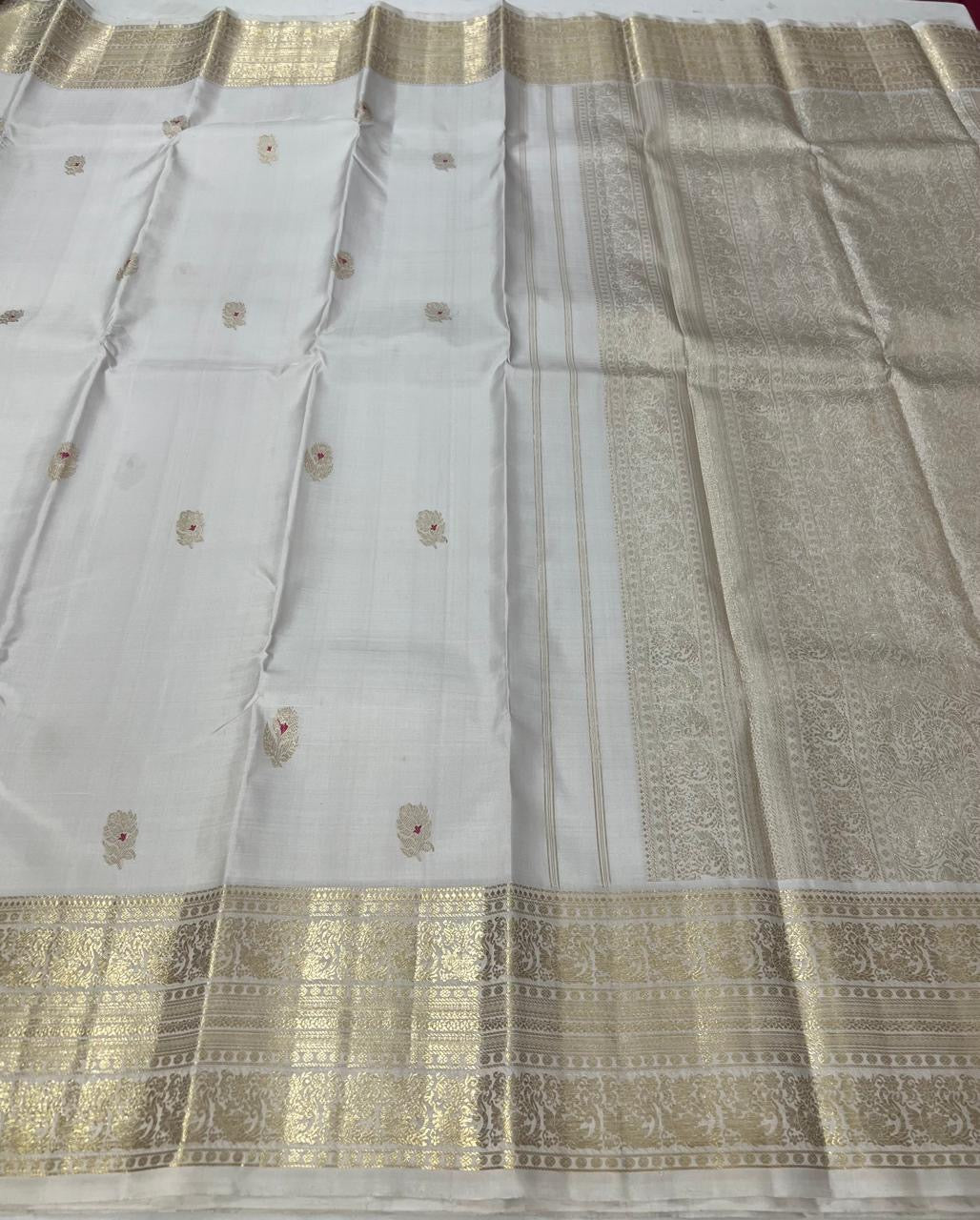 Classic White 2gm Zari Elegance Kanchipuram Handloom Silk Saree SS24755