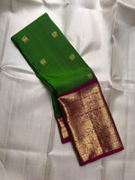Load image into Gallery viewer, Classic Green &amp; Wine Red Kanchipuram Handloom Silk Saree SS26834
