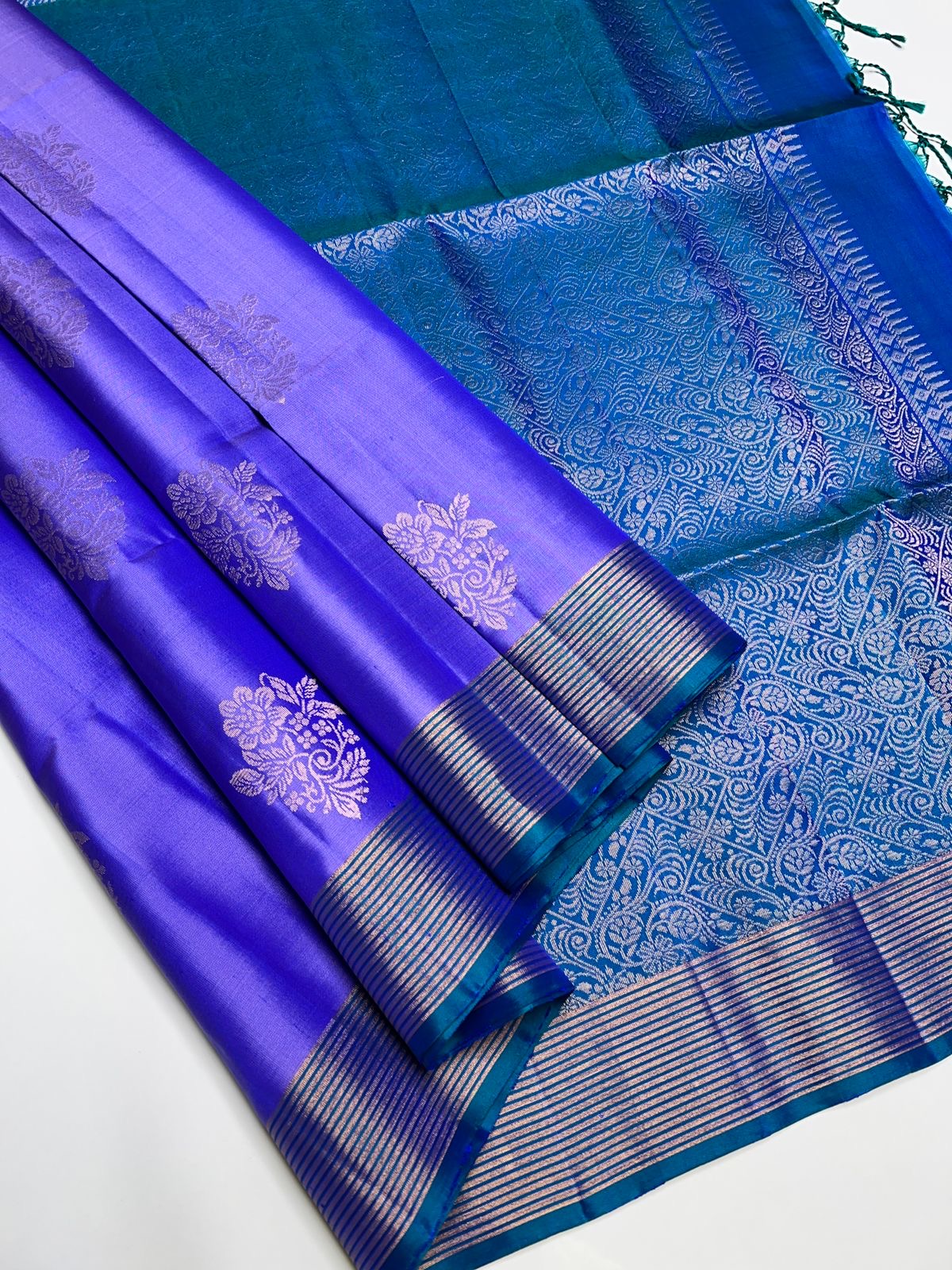Classic Lavender & Blue Elegance Handloom Soft Silk Saree SS25755