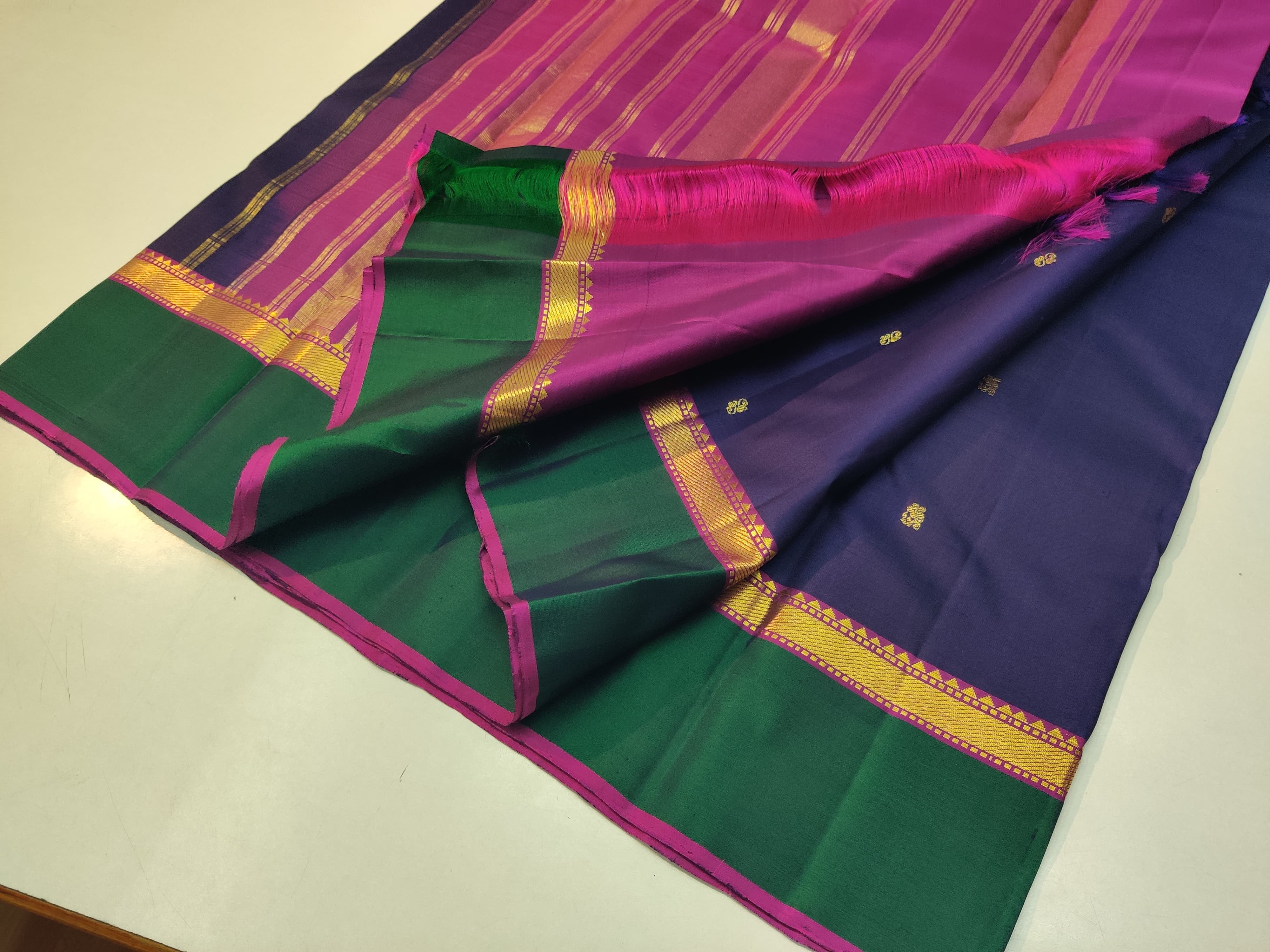 Classic Navy Blue & Wine Red Pink Elegance Kanchipuram Handloom Silk Saree SS23687