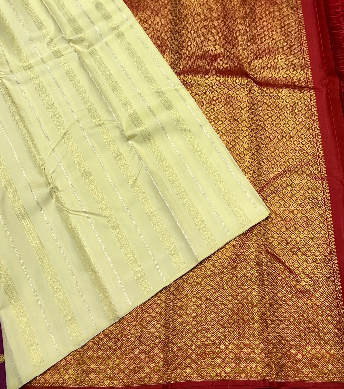 Classic Golden Cream & Crimson Red 2gm Zari Kanchipuram Handloom Silk Saree SS25849