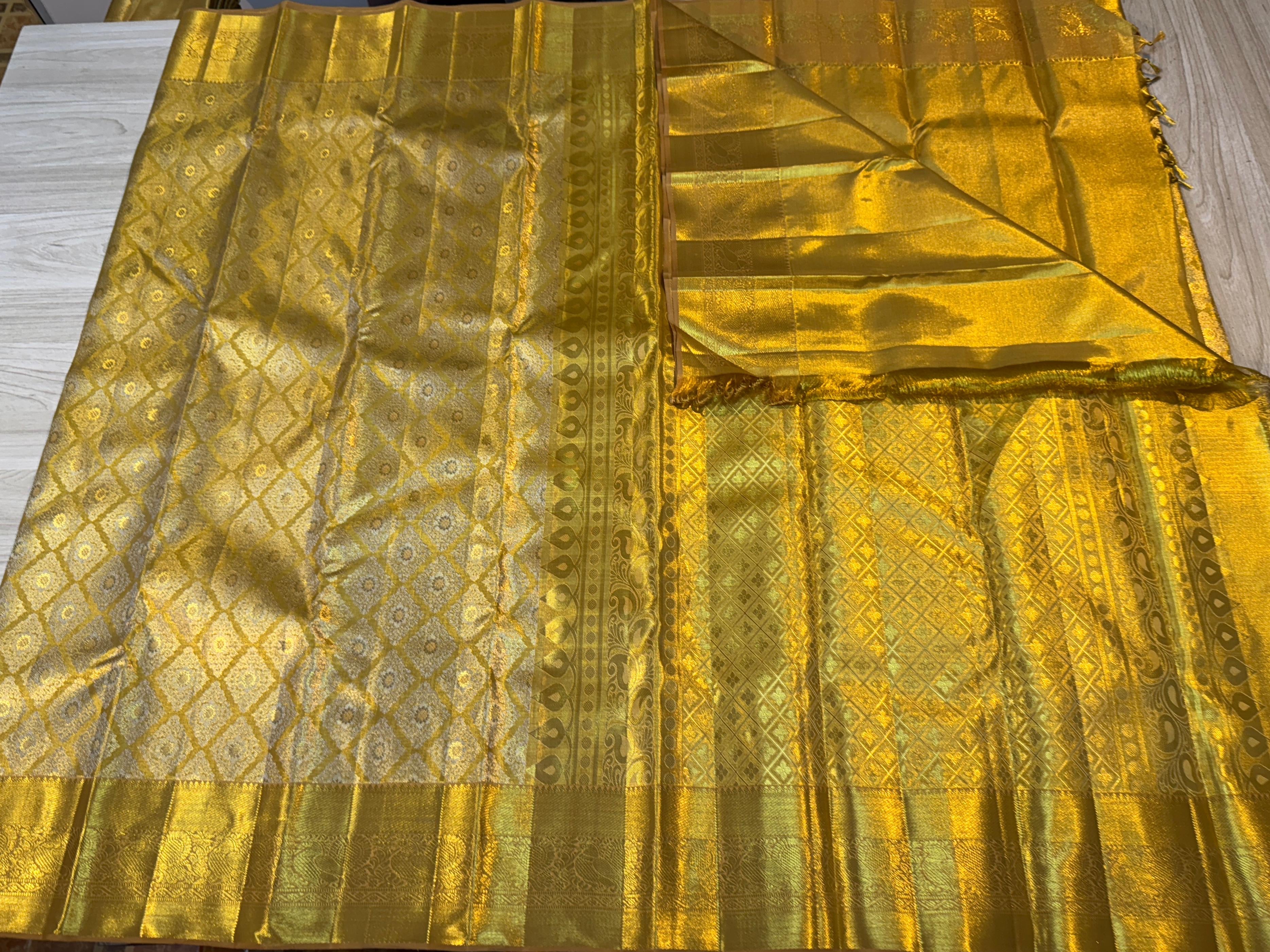 Classic Gold Bridal Elegance Kanchipuram Handloom Silk Saree SS24722