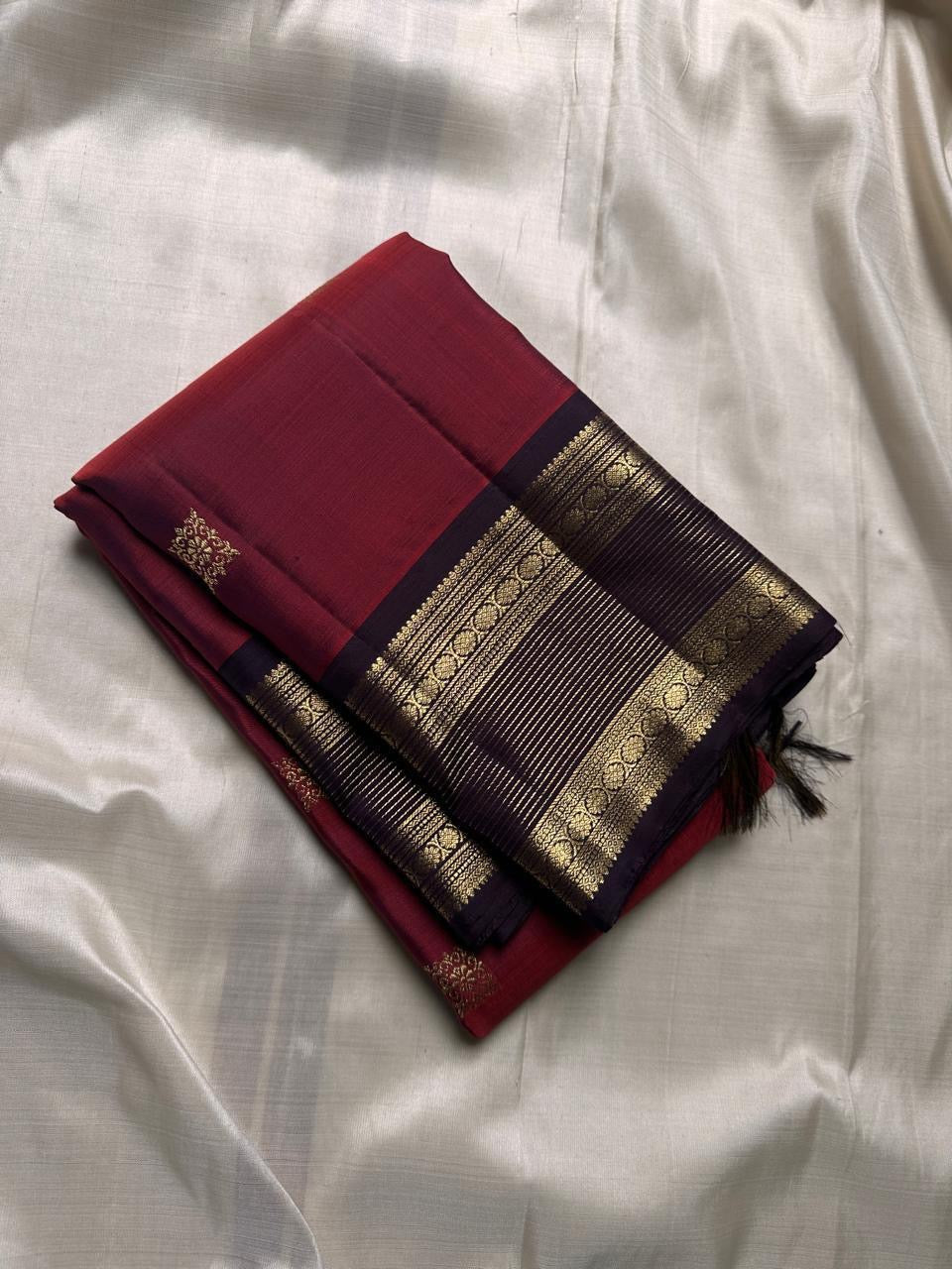 Classic Maroon & Black Elegance Kanchipuram Handloom Silk Saree SS24534