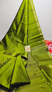 Classic Spring Green Elegance Handloom Soft Silk Saree SS24145