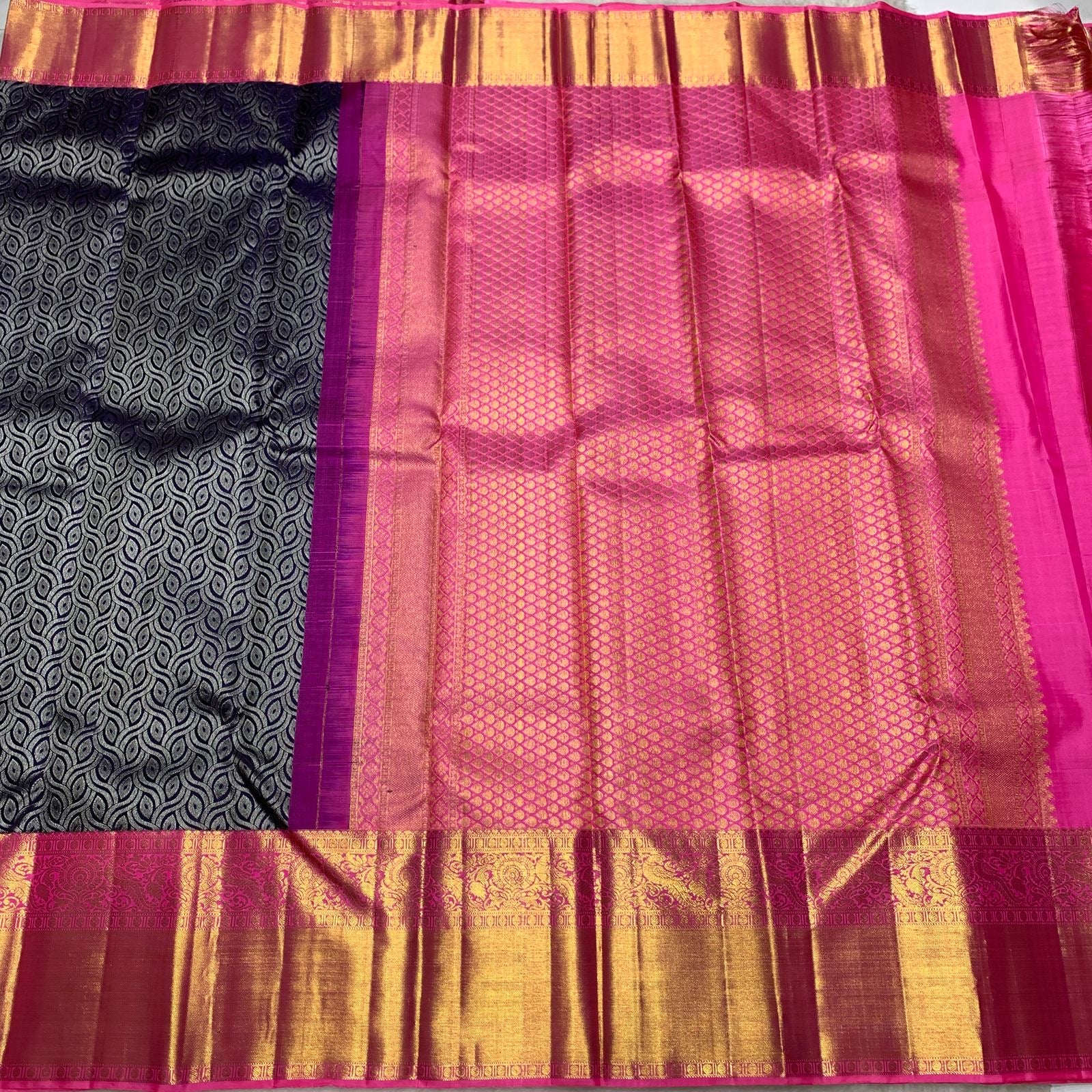 Classic Navy Blue & Fuchsia Pink 2gm Zari Bridal Elegance Kanchipuram Handloom Silk Saree SS25833