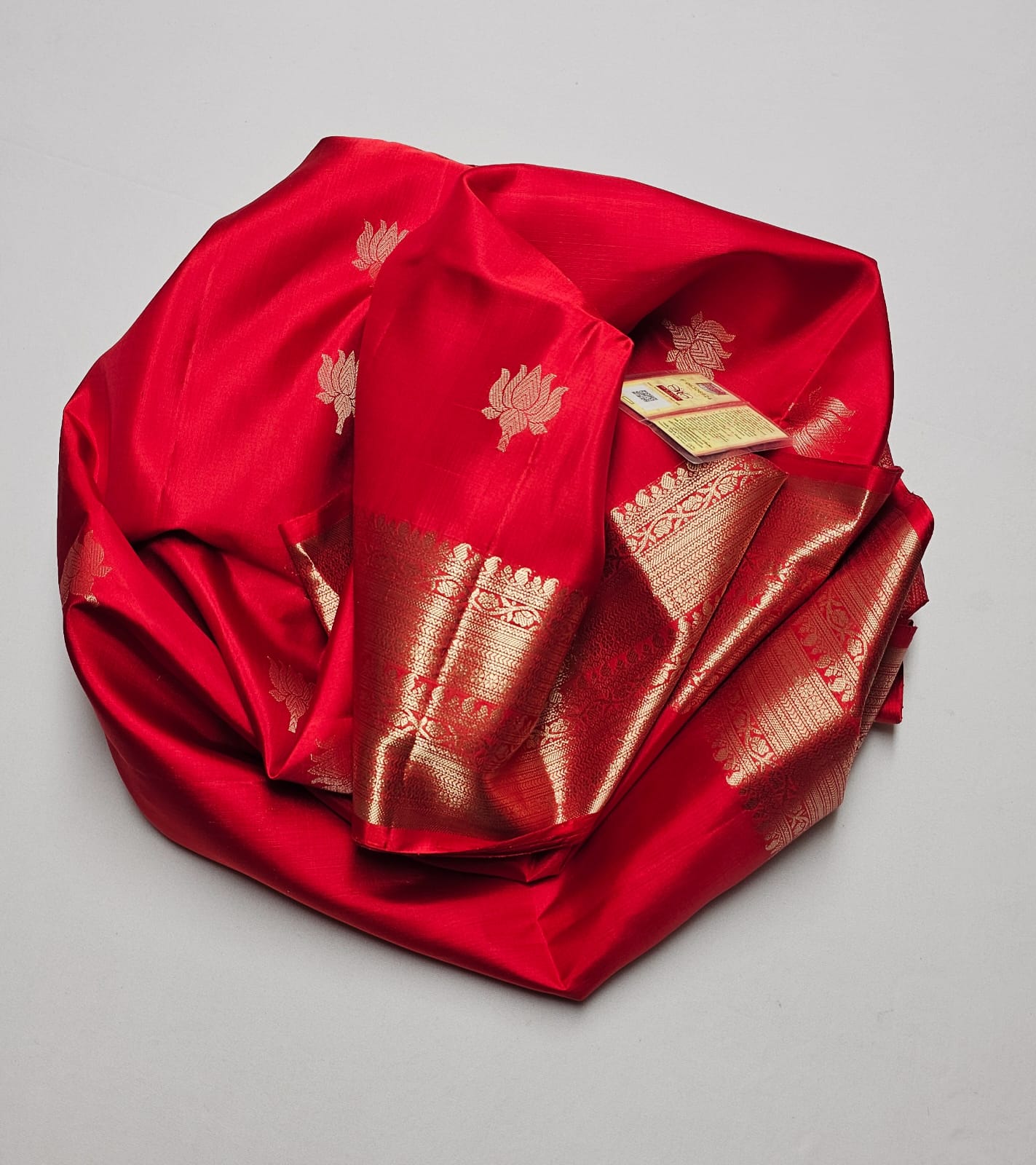 Classic Red Double Warp Elegance Handloom Soft Silk Saree SS26433