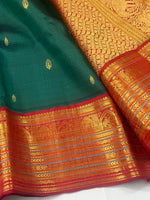 Load image into Gallery viewer, Classic Pine Green &amp; Brick Red 2gm Zari Bridal Elegance Kanchipuram Handloom Silk Saree SS27127
