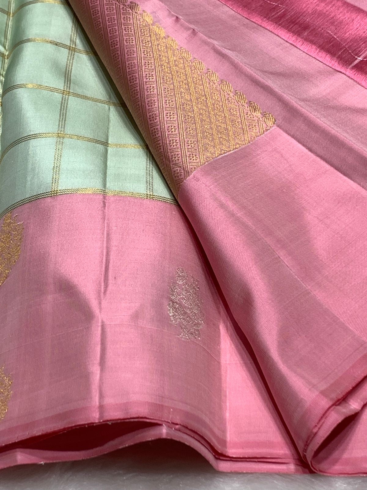 Classic Pastel Sea Green & Baby Pink 2gm Zari Kanchipuram Handloom Silk Saree SS25928