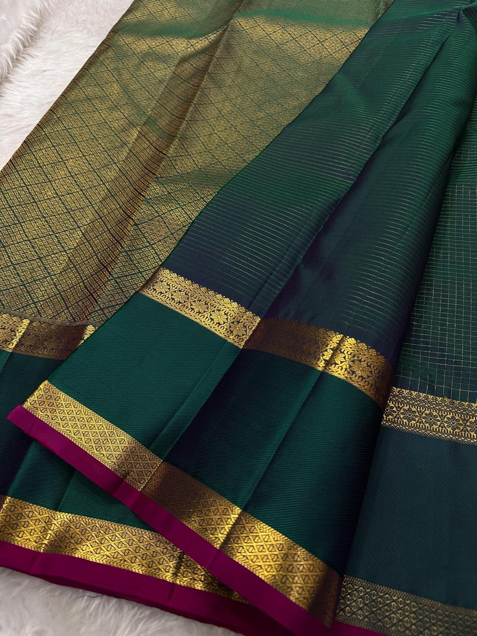 Classic Peacock Green Elegance Kanchipuram Handloom Silk Saree SS23675