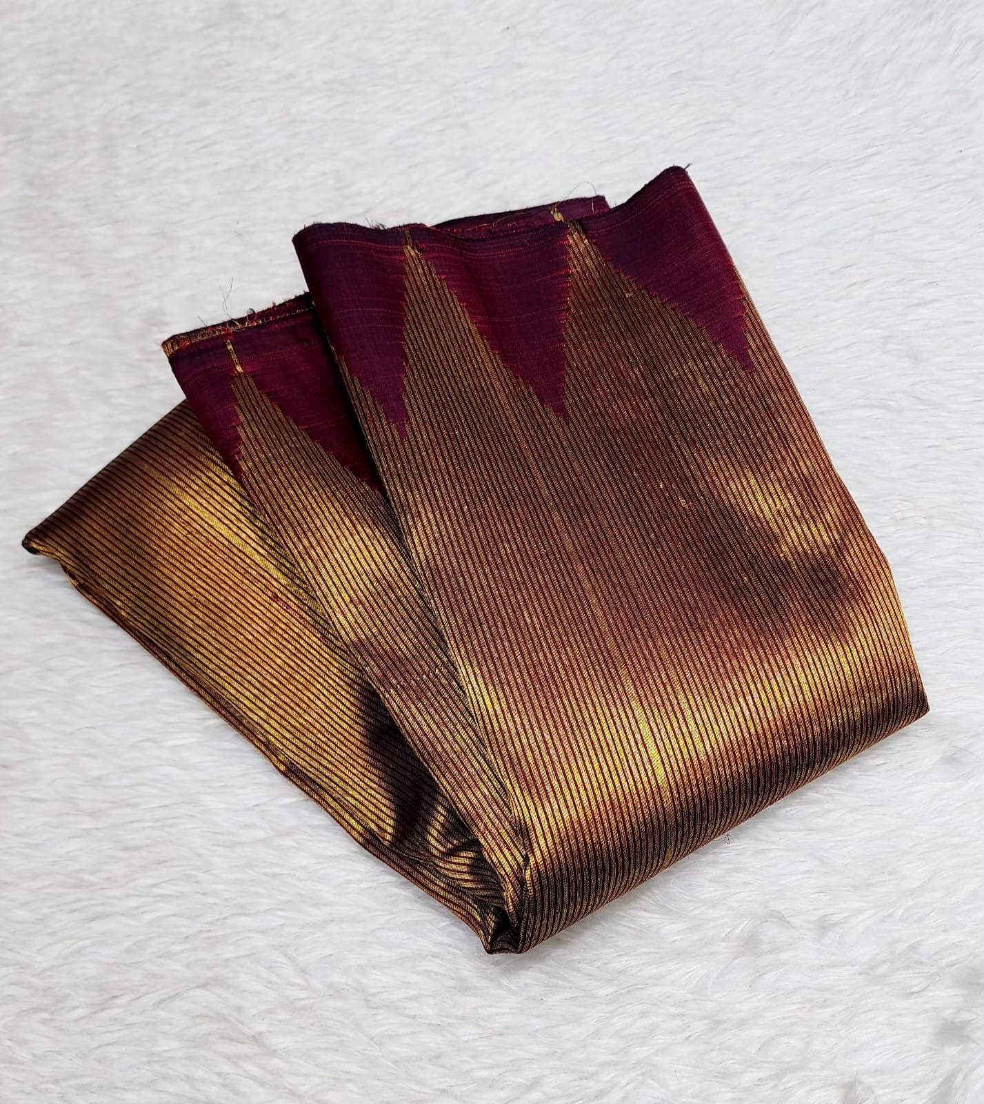 Classic Maroon Temple Border 2gm Zari Elegance Kanchipuram Handloom Silk Saree SS24714