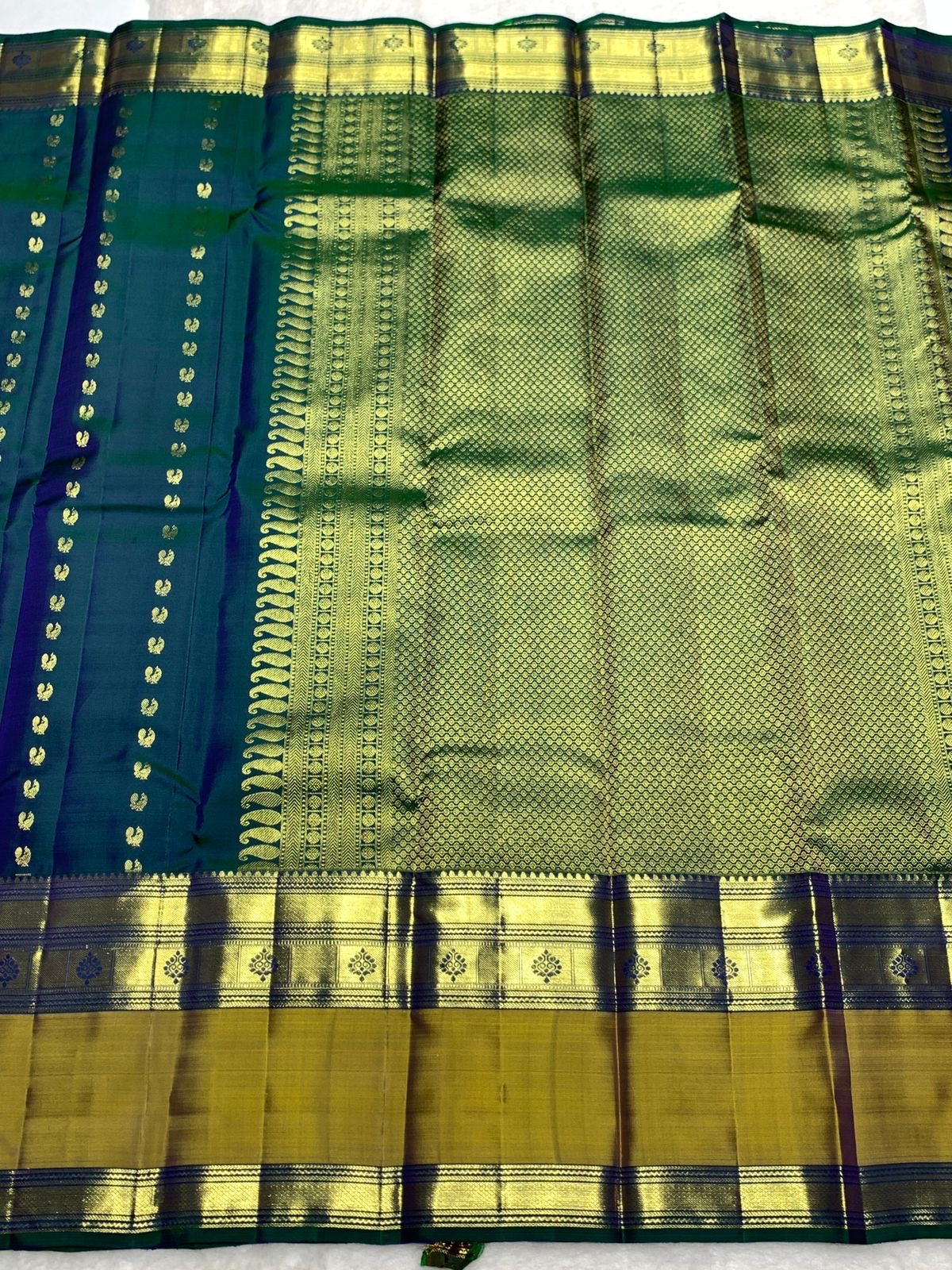 Classic Peacock Green 2gm Zari Elegance Kanchipuram Handloom Silk Saree SS25453