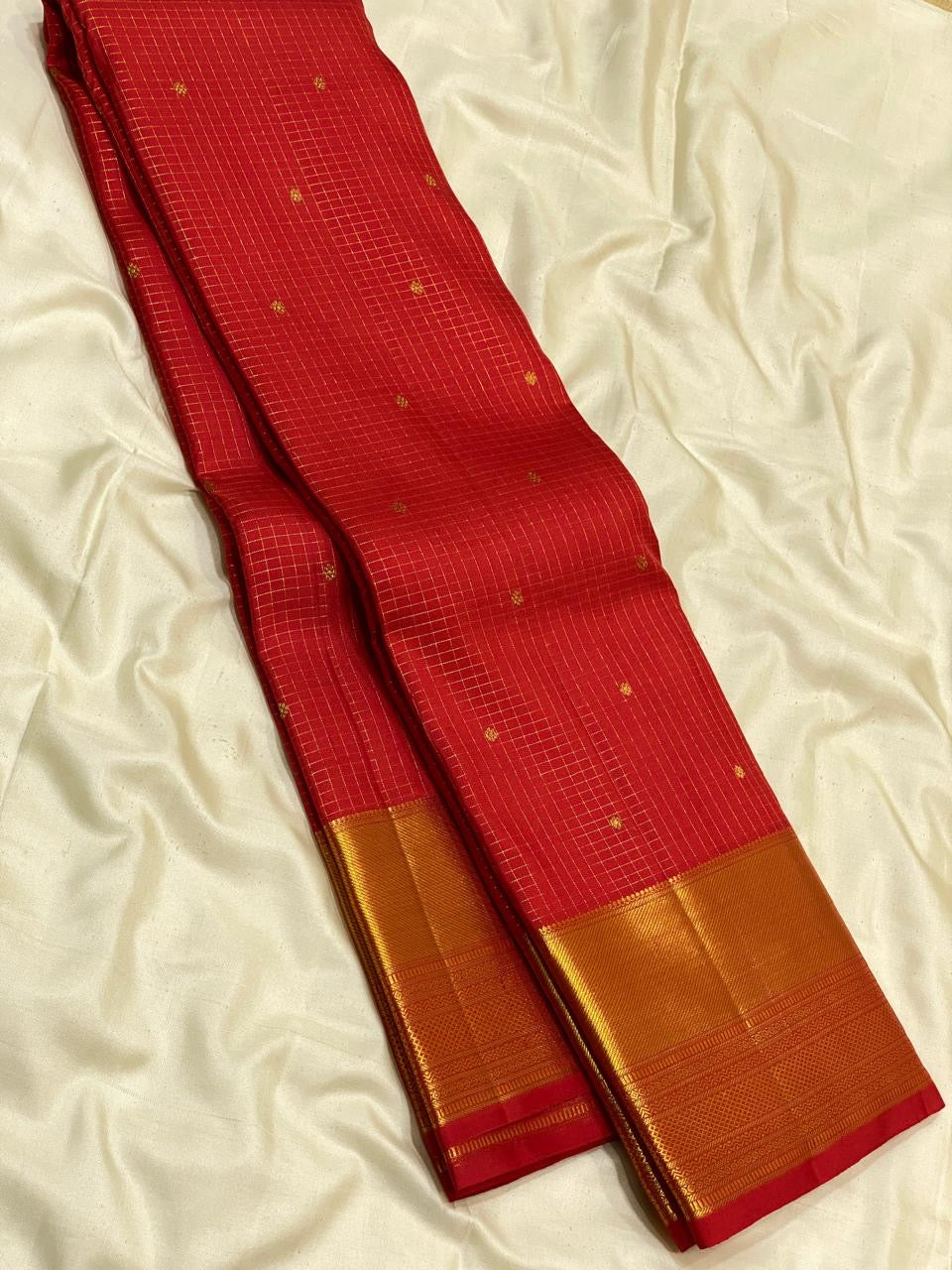 Classic Red 2gm Zari Vaira Oosi Checks Elegance Kanchipuram Handloom Silk Saree SS24743