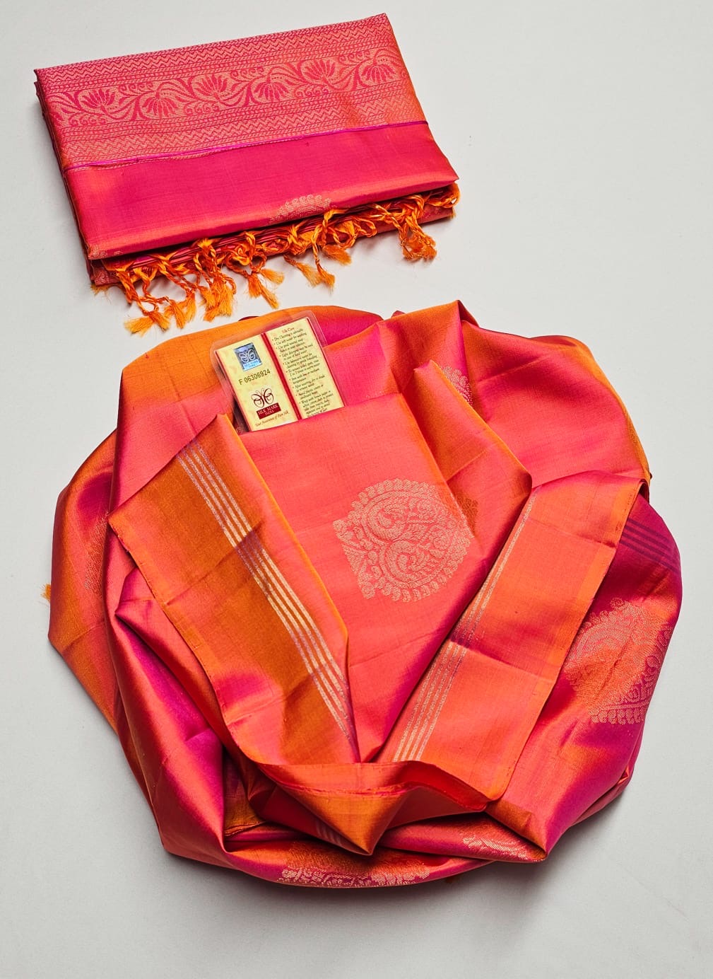 Classic Peach Rose Elegance Handloom Soft Silk Saree SS24747