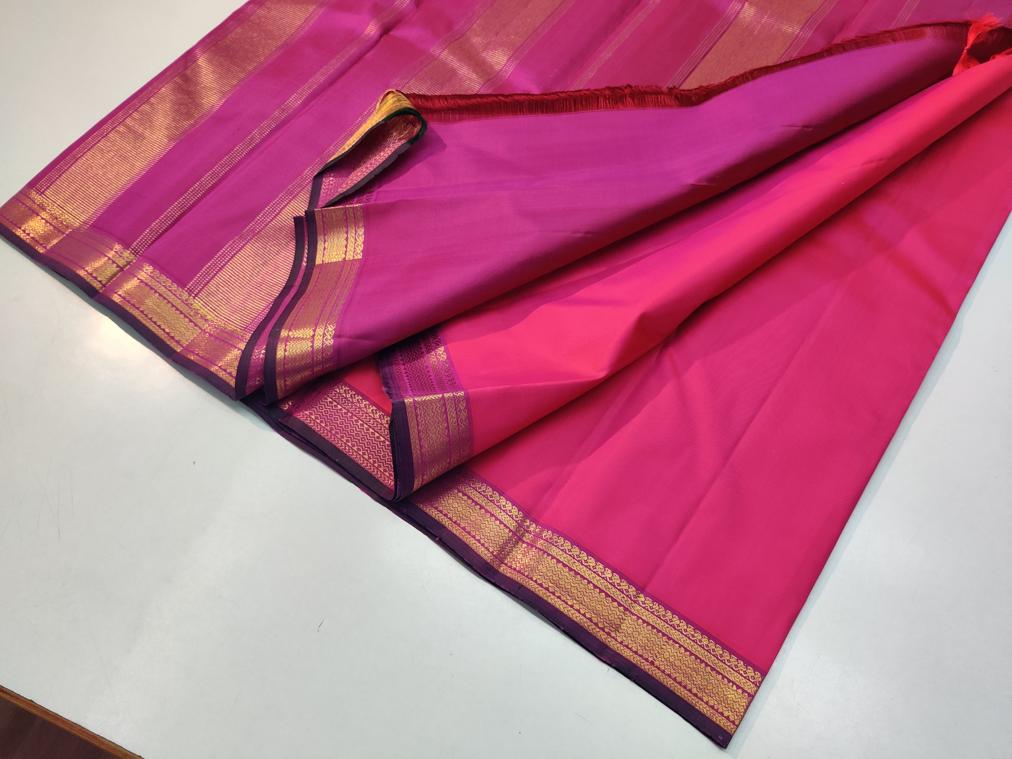 Classic Fiery Rose & Fuchsia Elegance Kanchipuram Handloom Silk Saree SS23688