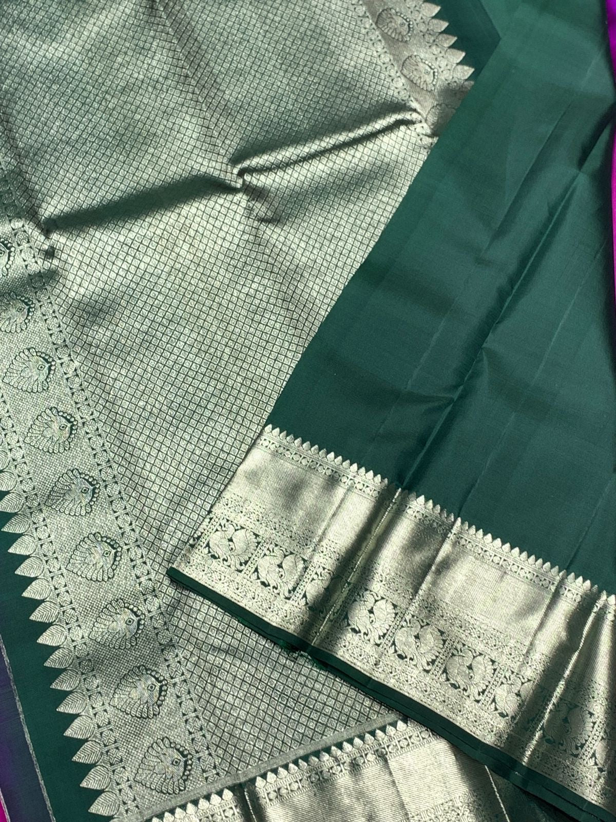 Classic Vadamalli & Emerald Green 2gm Zari Kanchipuram Handloom Silk Saree SS25820