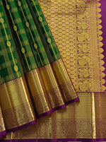 Load image into Gallery viewer, Classic Green &amp; Vadamalli Bridal Elegance Kanchipuram Handloom Silk Saree SS23587
