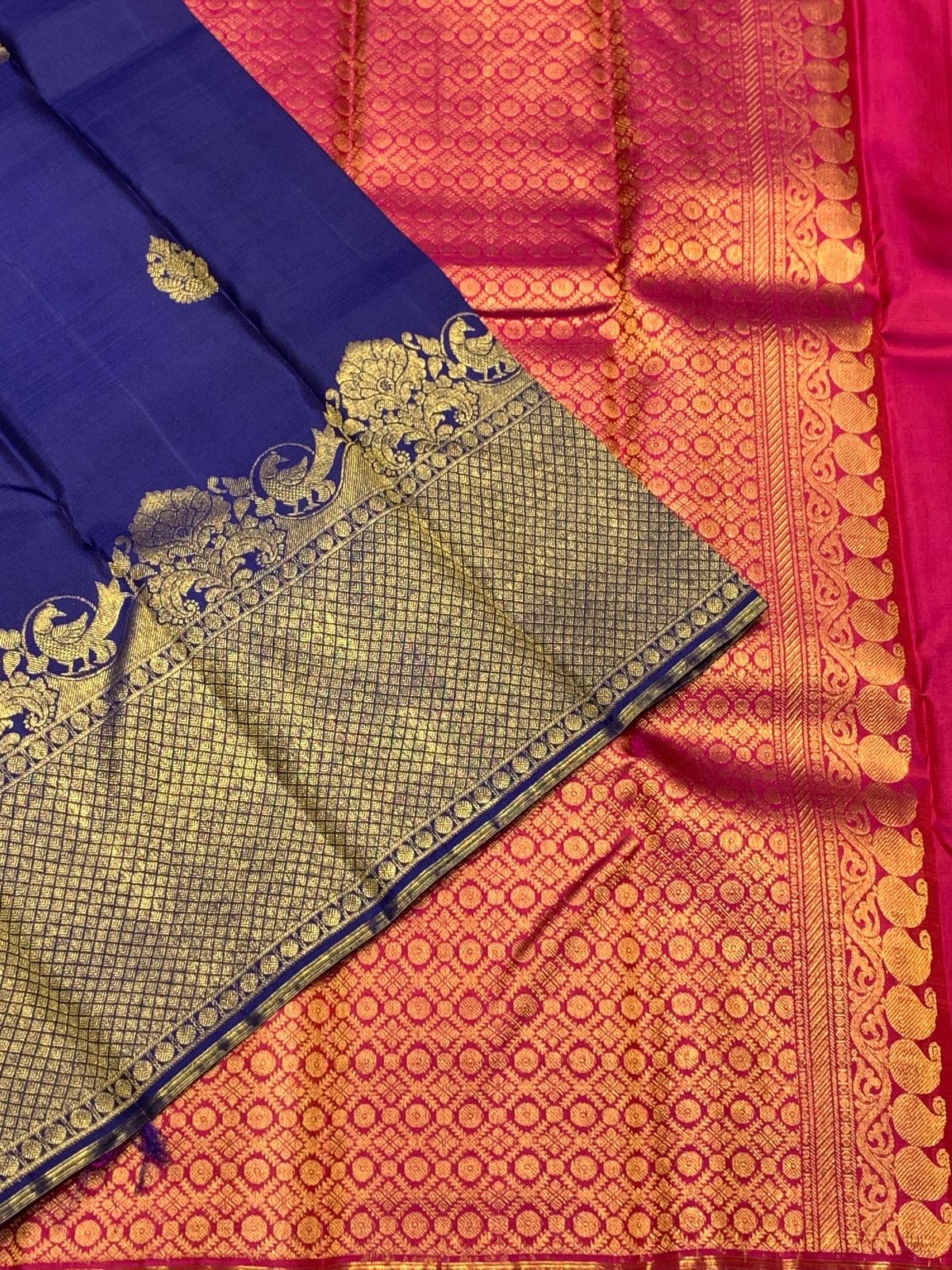 Classic  Navy Blue & Deep Pink 2gm Zari Elegance Kanchipuram Handloom Silk Saree SS25442