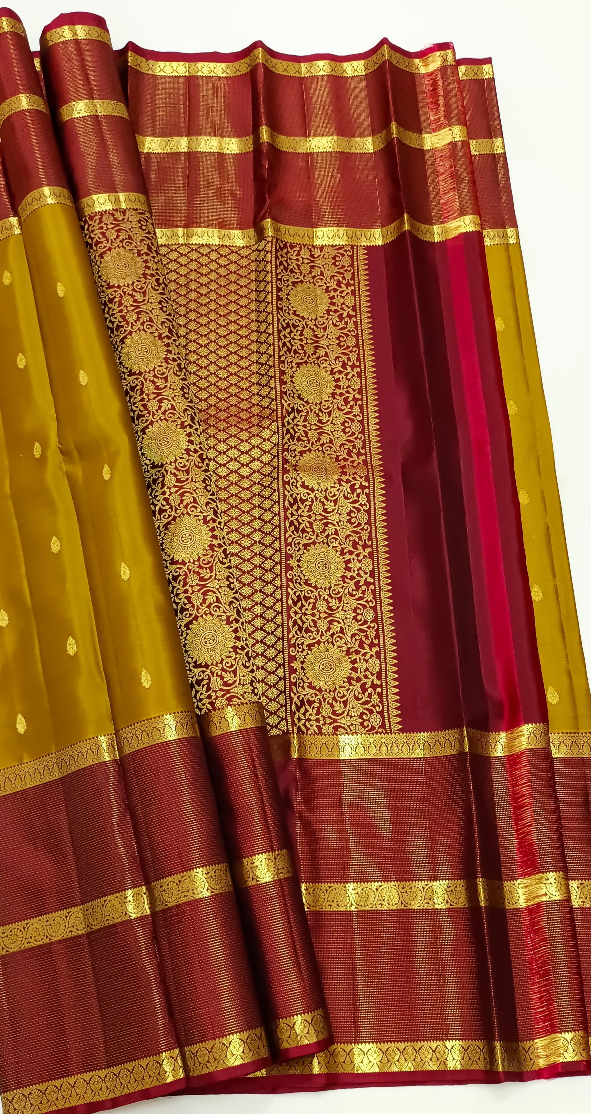 Classic Mustard & Maroon 2gm Zari Vaira Oosi Elegance Kanchipuram Handloom Silk Saree SS25336