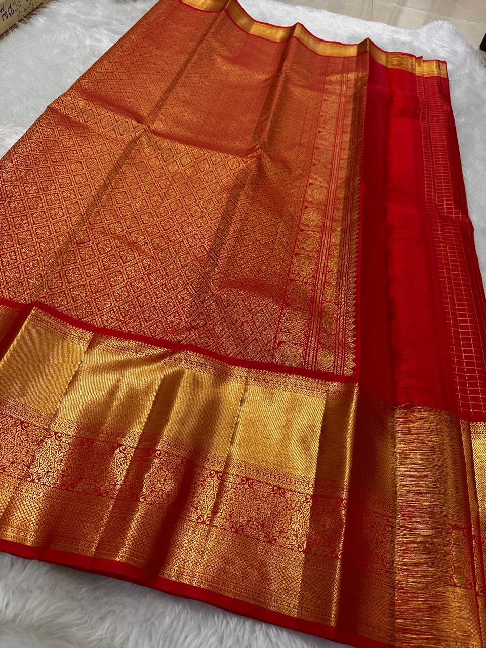 Classic Crimson Red 2gm Zari Vaira Oosi Checks Bridal Elegance Kanchipuram Handloom Silk Saree SS23735