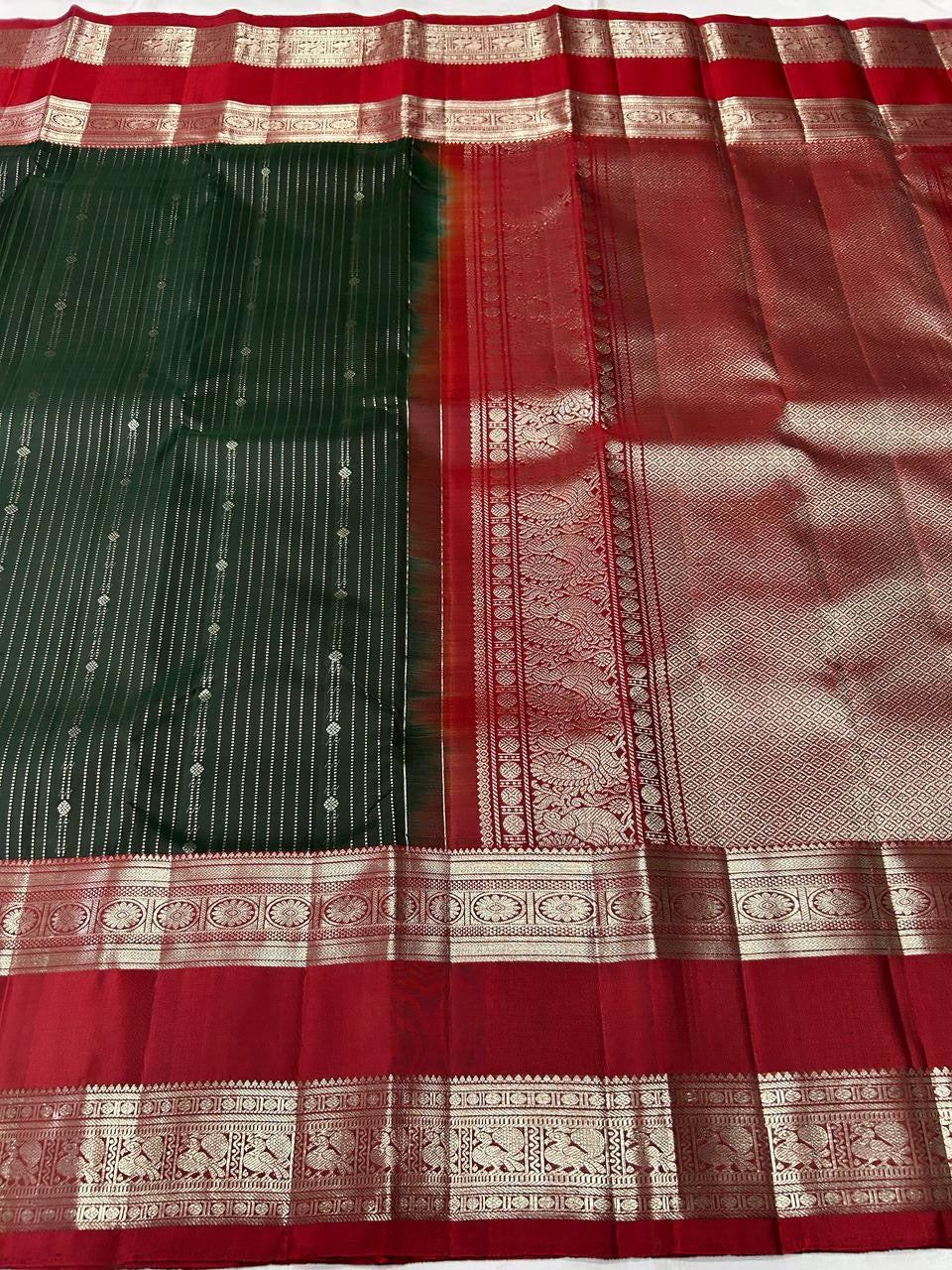Classic Pine Green & Barn Red 2gm Silver Zari Elegance Kanchipuram Handloom Silk Saree SS25382