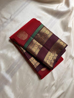 Load image into Gallery viewer, Classic Chilli Red &amp; Dark Chocolate Elegance Kanchipuram Handloom Silk Saree SS24540
