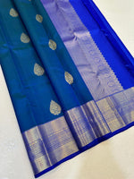 Load image into Gallery viewer, Classic Royal Blue &amp; Peacock Blue Elegance Kanchipuram Handloom Silk Saree SS24319
