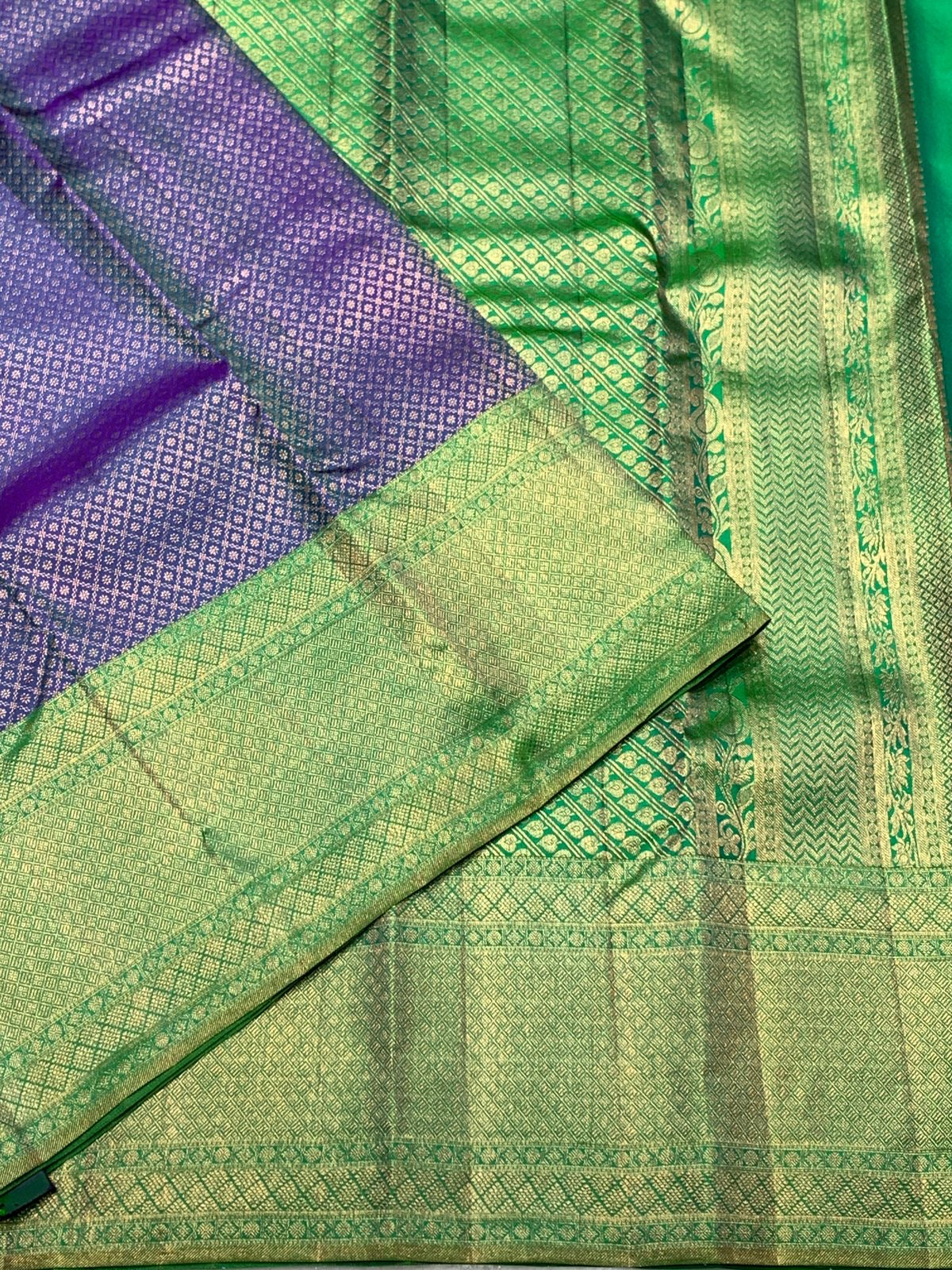 Classic Bluish Violet & Green 2gm Zari Elegance Kanchipuram Handloom Silk Saree SS25437