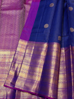Load image into Gallery viewer, Classic Royal Blue &amp; Lilac 2gm Zari Vaira Oosi Checks Elegance Kanchipuram Handloom Silk Saree SS28082
