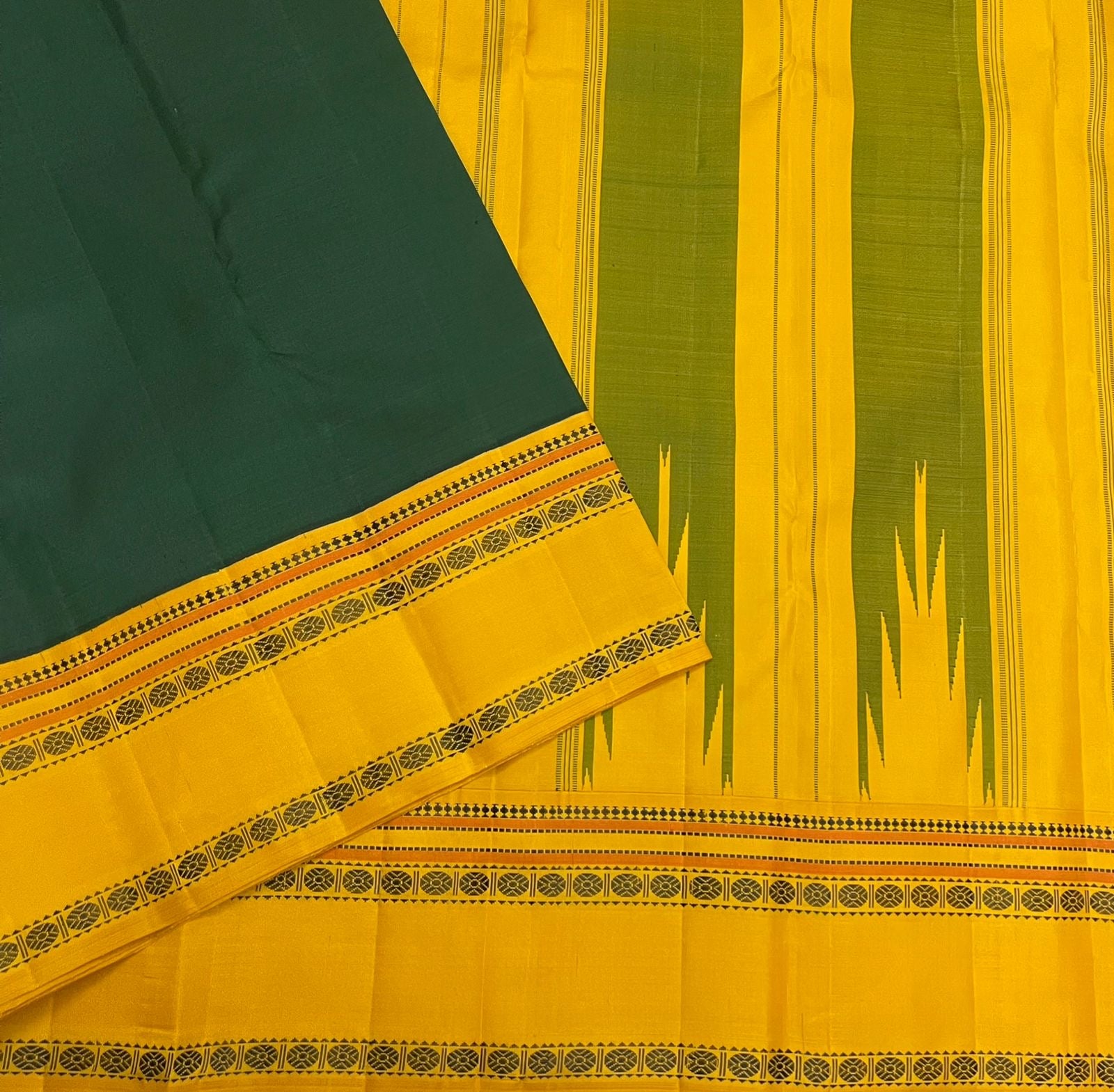 Classic Bottle Green & Mustard Yellow Thread Korvai Kanchipuram Handloom Silk Saree SS25954