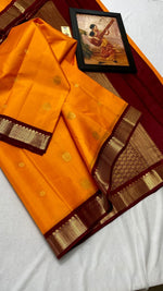 Load image into Gallery viewer, Classic Orange &amp; Garnet Red Korvai Kanchipuram Handloom Silk Saree SS26573
