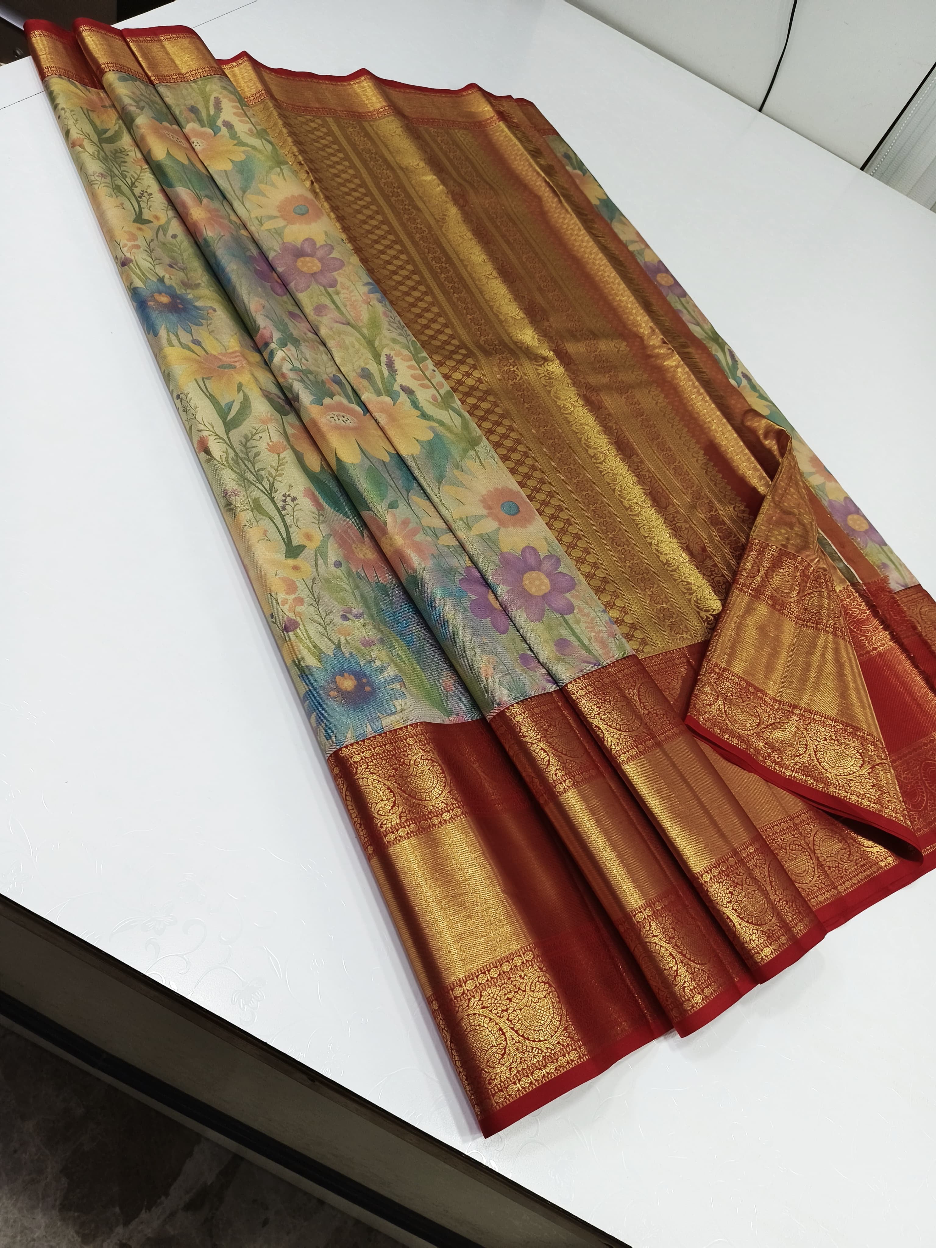 Classic Floral Gold & Chilli Red 2gm Zari Brocade Bridal Elegance Kanchipuram Handloom Silk Saree SS24732