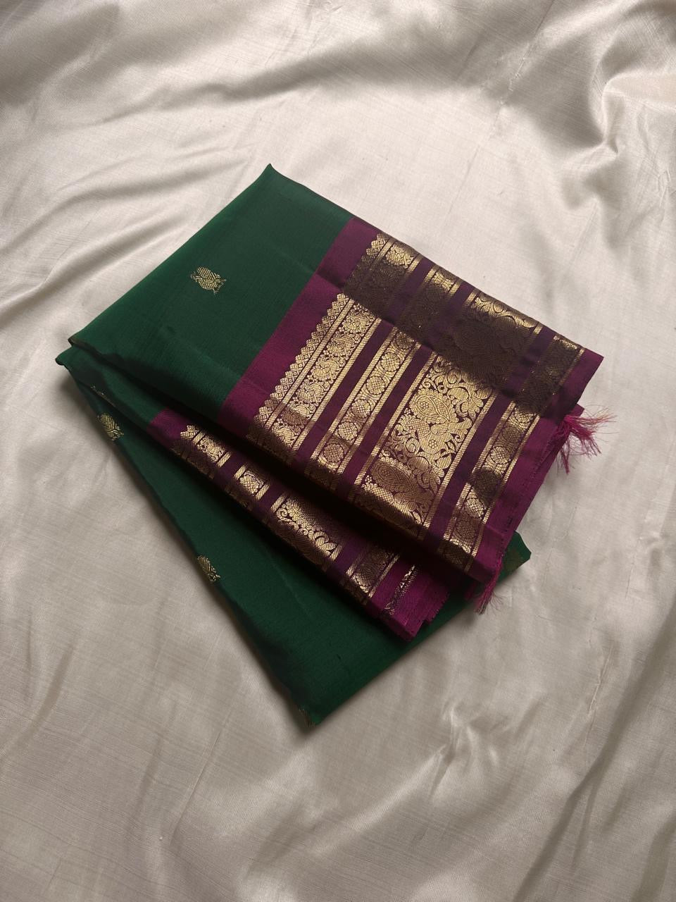 Classic Green & Wine Red 2gm Zari Elegance Kanchipuram Handloom Silk Saree SS24779