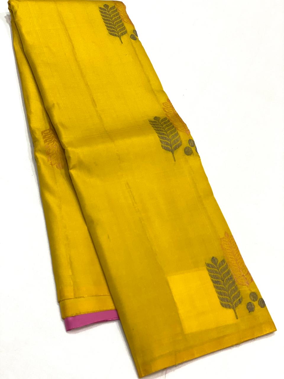 Classic Gold & Creamy Pink 1gm Zari Elegance Kanchipuram Handloom Silk Saree SS23547