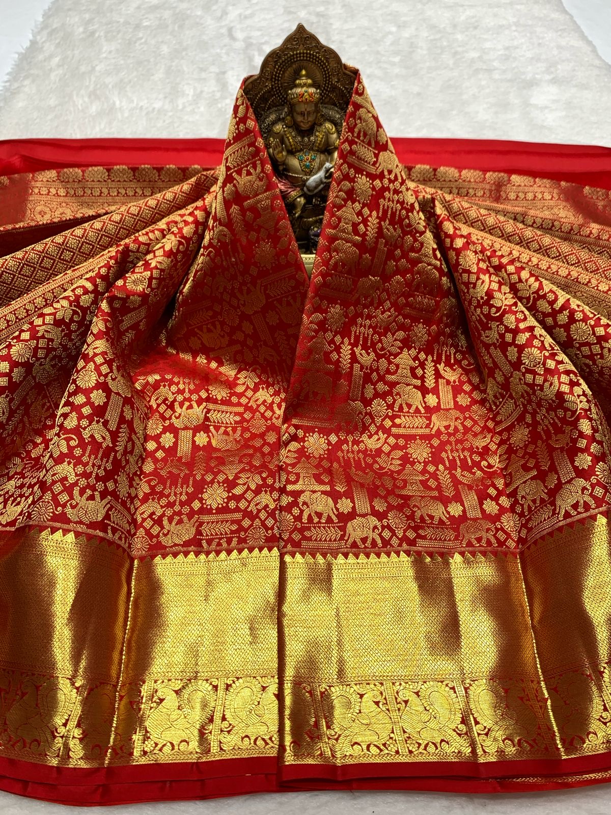 Classic Crimson Red Bridal Elegance Kanchipuram Handloom Silk Saree SS24858