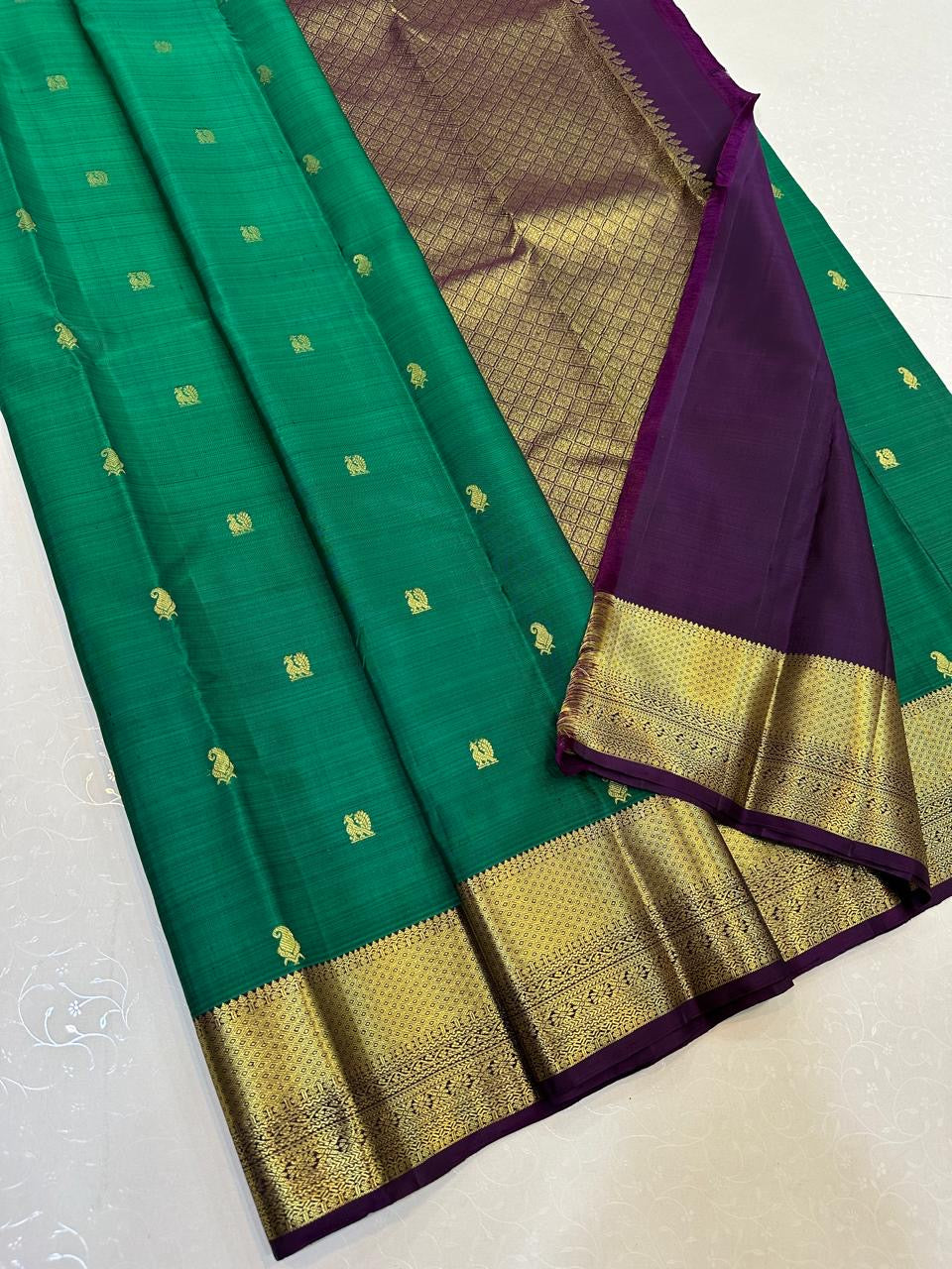 Classic Jade Green & Aubergine Elegance Kanchipuram Handloom Silk Saree SS24321