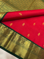 Load image into Gallery viewer, Classic Mirchi Red &amp; Dark Green 2gm Zari Elegance Kanchipuram Handloom Silk Saree SS27381
