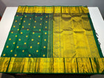 Load image into Gallery viewer, Classic Emerald Green Bridal Elegance Kanchipuram Handloom Silk Saree SS28064
