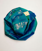Load image into Gallery viewer, Classic Peacock Green Double Warp Elegance Handloom Soft Silk Saree SS26846
