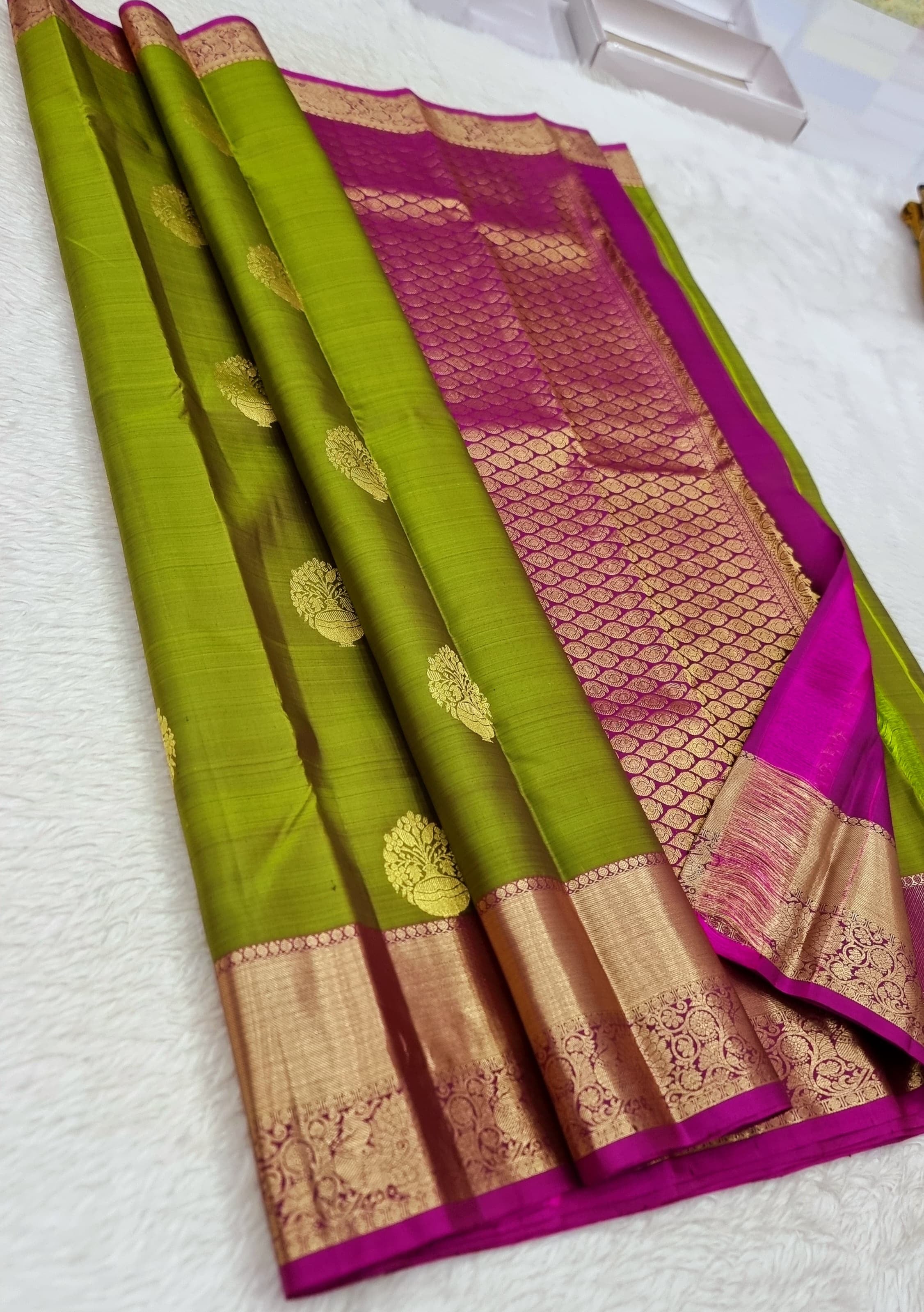 Classic Olive Green & Dark Pink 1gm Zari Kanchipuram Handloom Silk Saree SS25793
